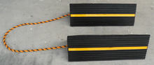 Solid Rubber Wheel Chocks 456*158*134 mm with Strip and String